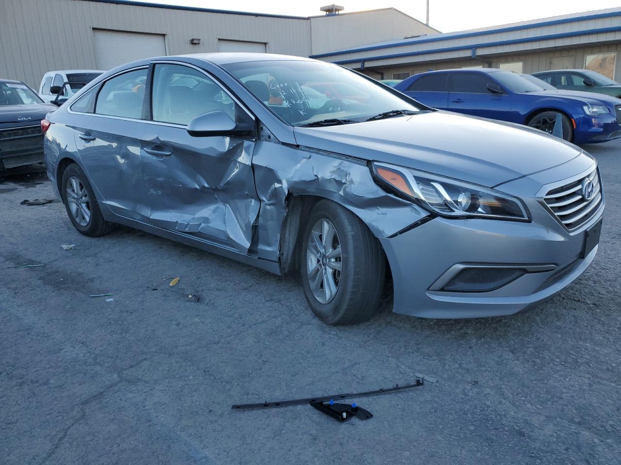 2017 HYUNDAI SONATA SE - Фото 4