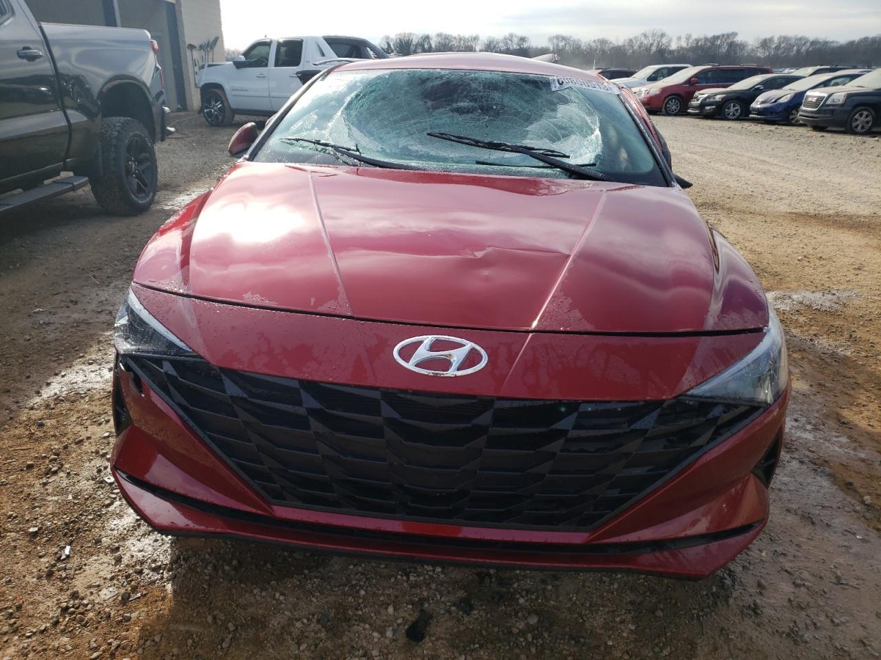 2023 HYUNDAI ELANTRA SE - Image 5