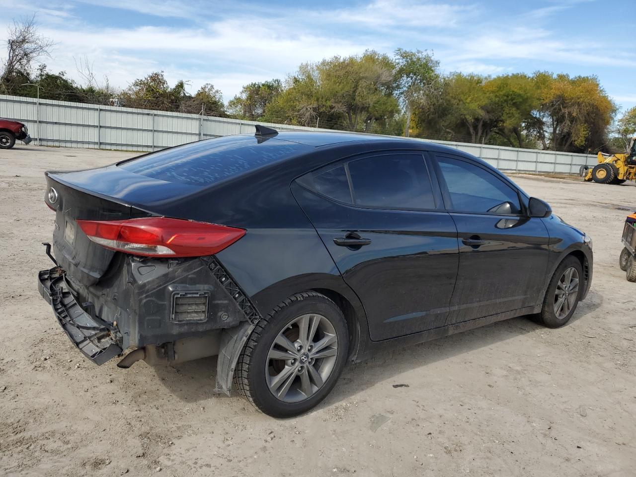 2017 HYUNDAI ELANTRA SE - Фото 3