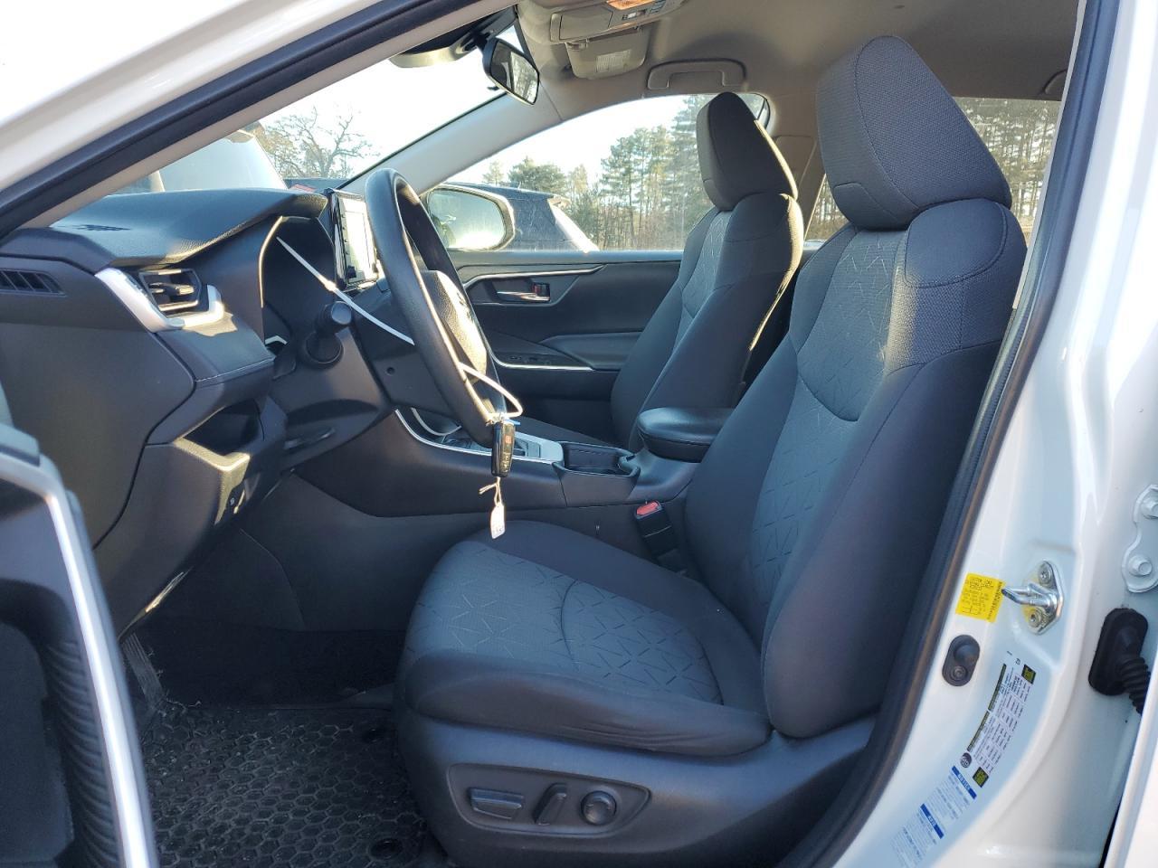 2020 TOYOTA RAV4 XLE - Фото 7
