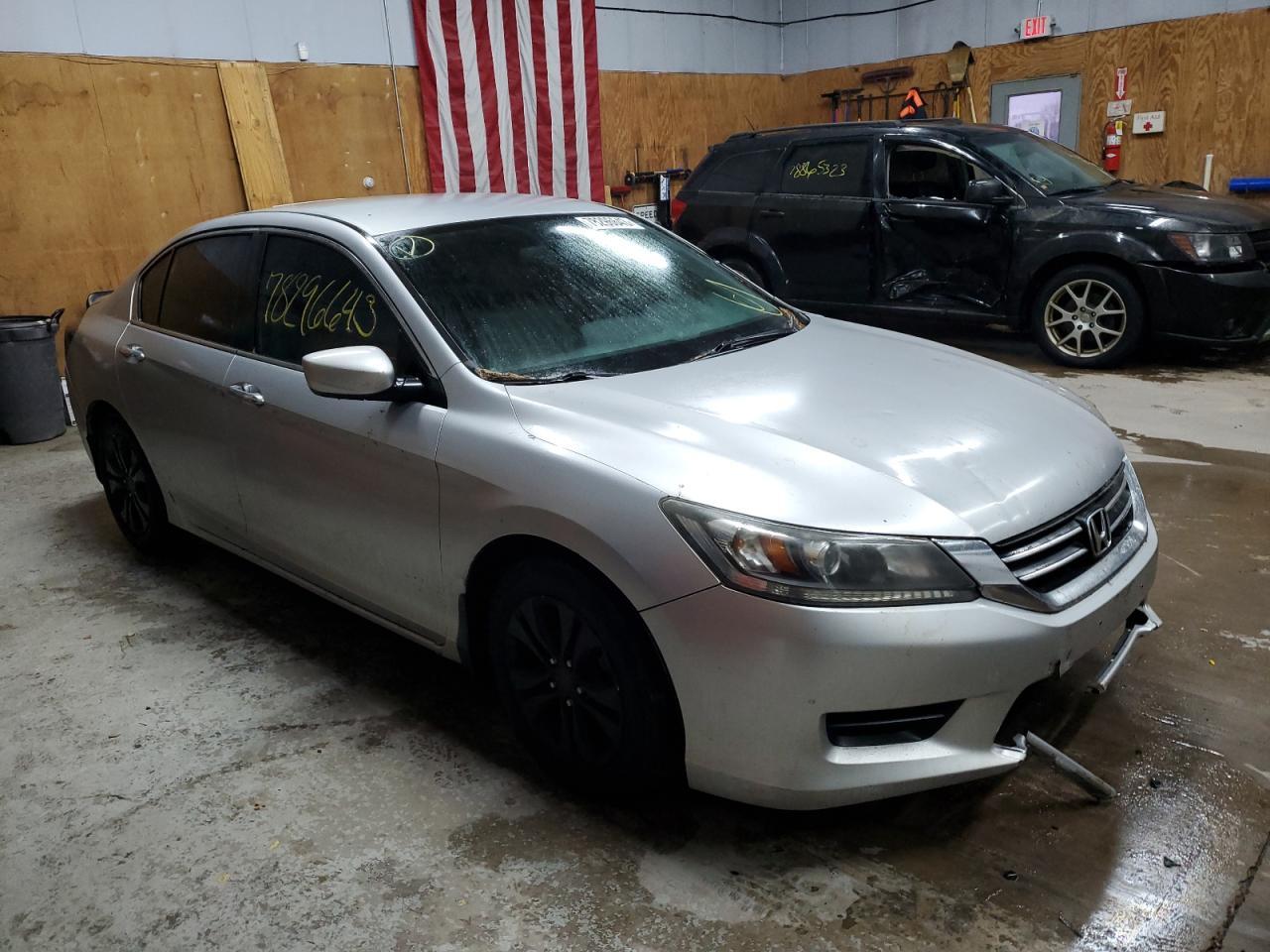 2014 HONDA ACCORD LX - Image 4
