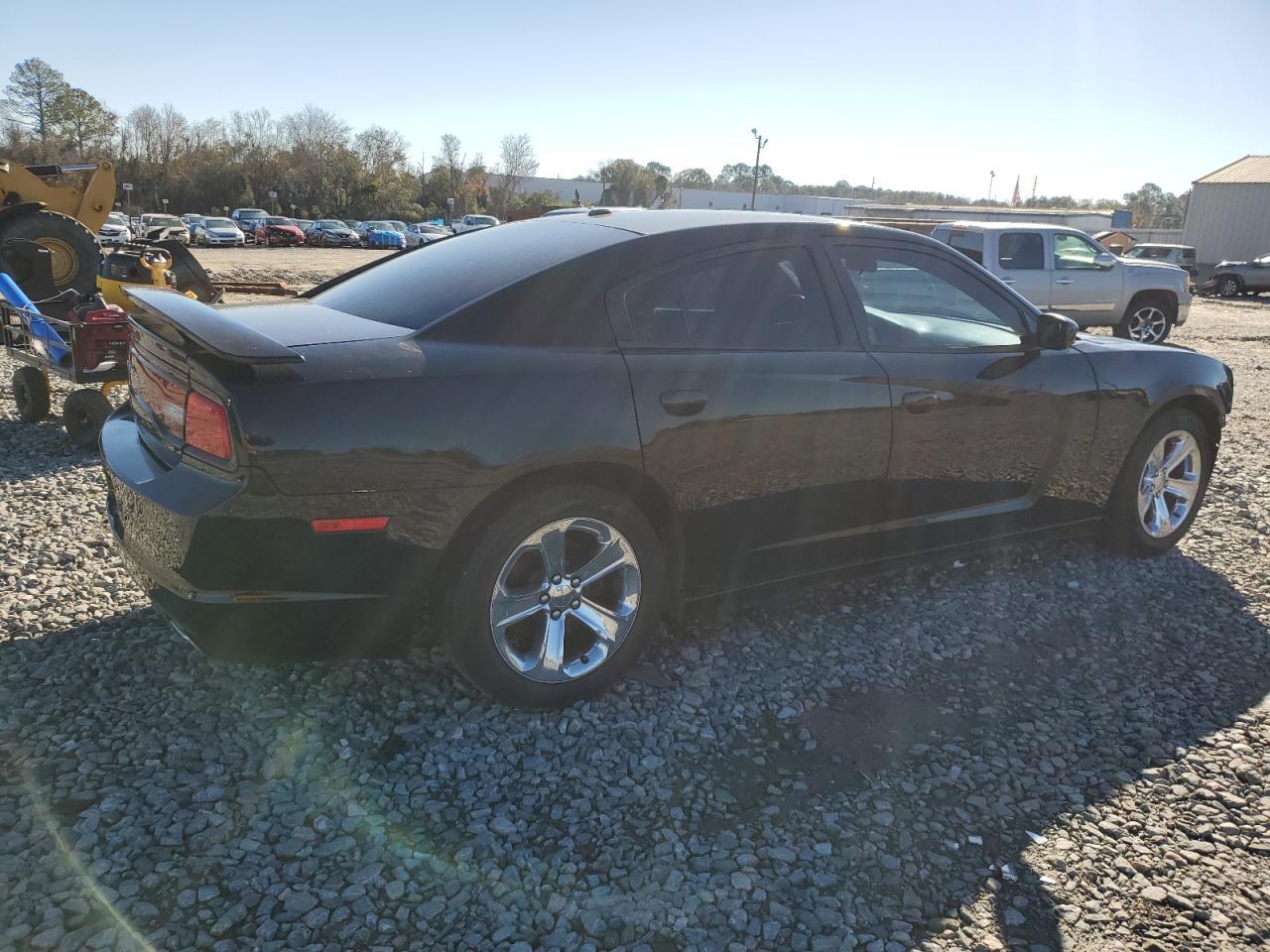 2013 DODGE CHARGER SE - Фото 3