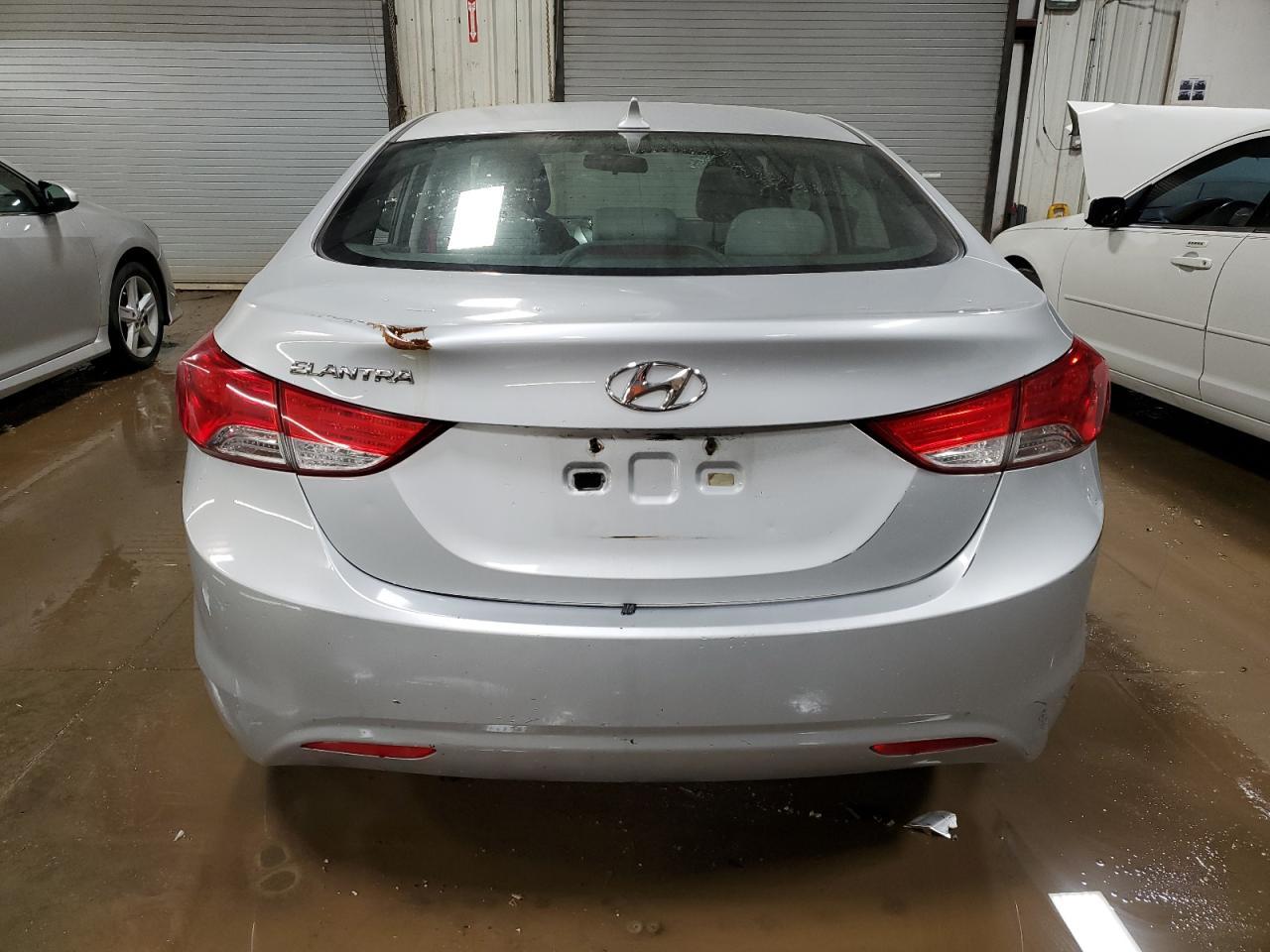 2011 HYUNDAI ELANTRA GL - Image 6