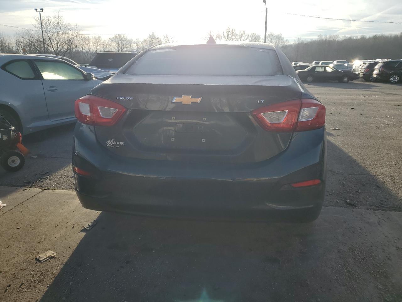 2017 CHEVROLET CRUZE LT - Image 6