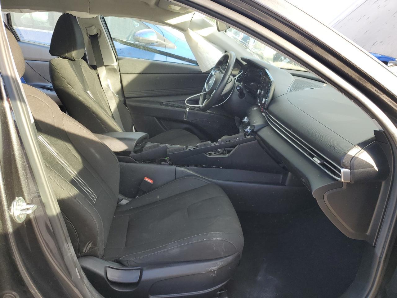 2022 HYUNDAI ELANTRA SE - Image 7