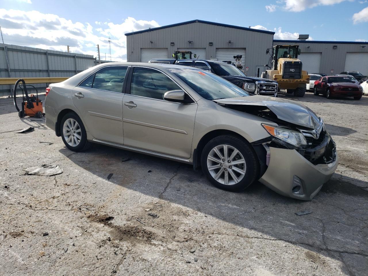2014 TOYOTA CAMRY L - Фото 4