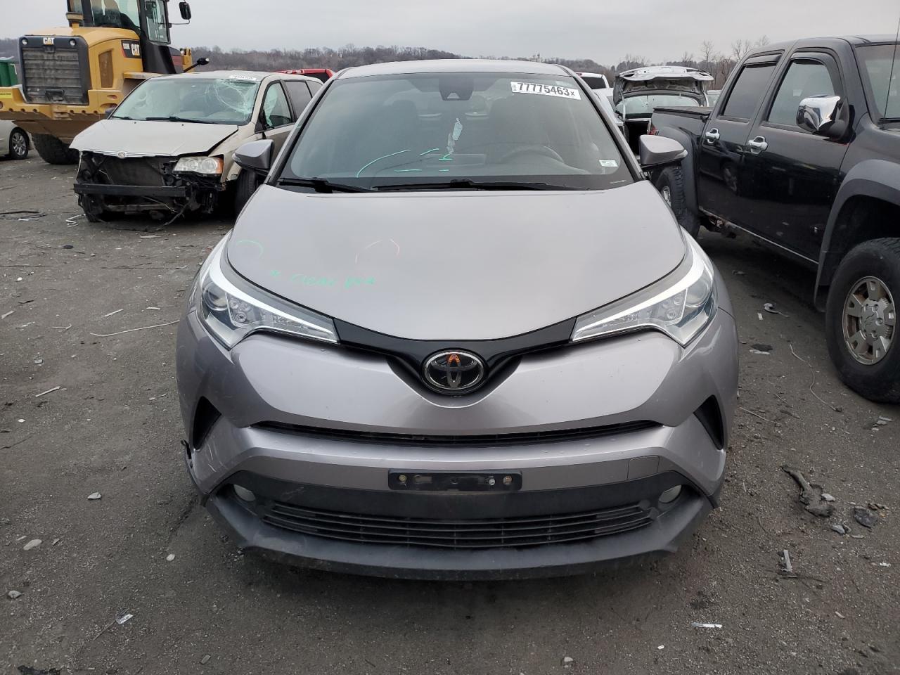 2018 TOYOTA C-HR XLE - Фото 5
