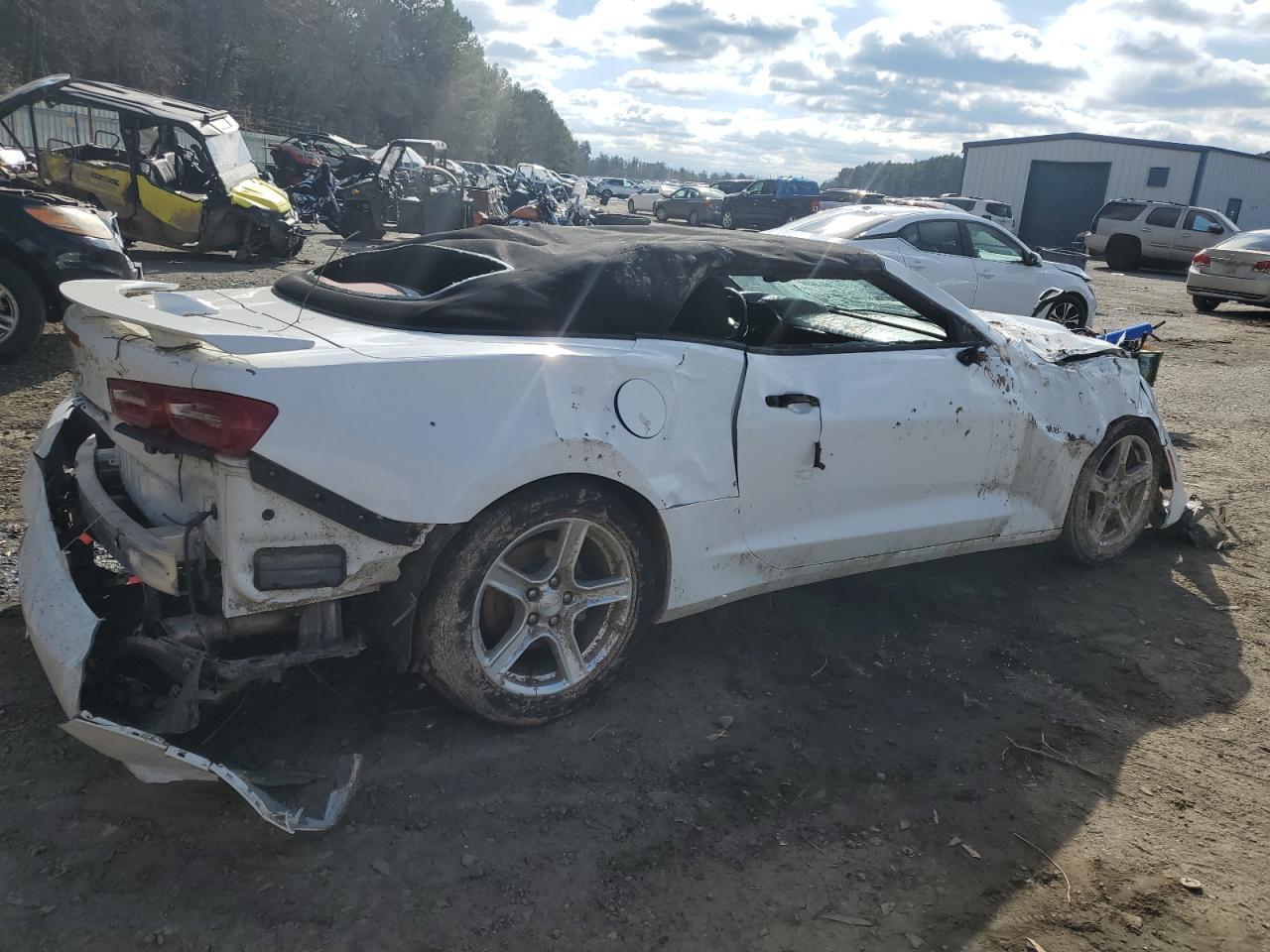 2019 CHEVROLET CAMARO LS - Фото 3