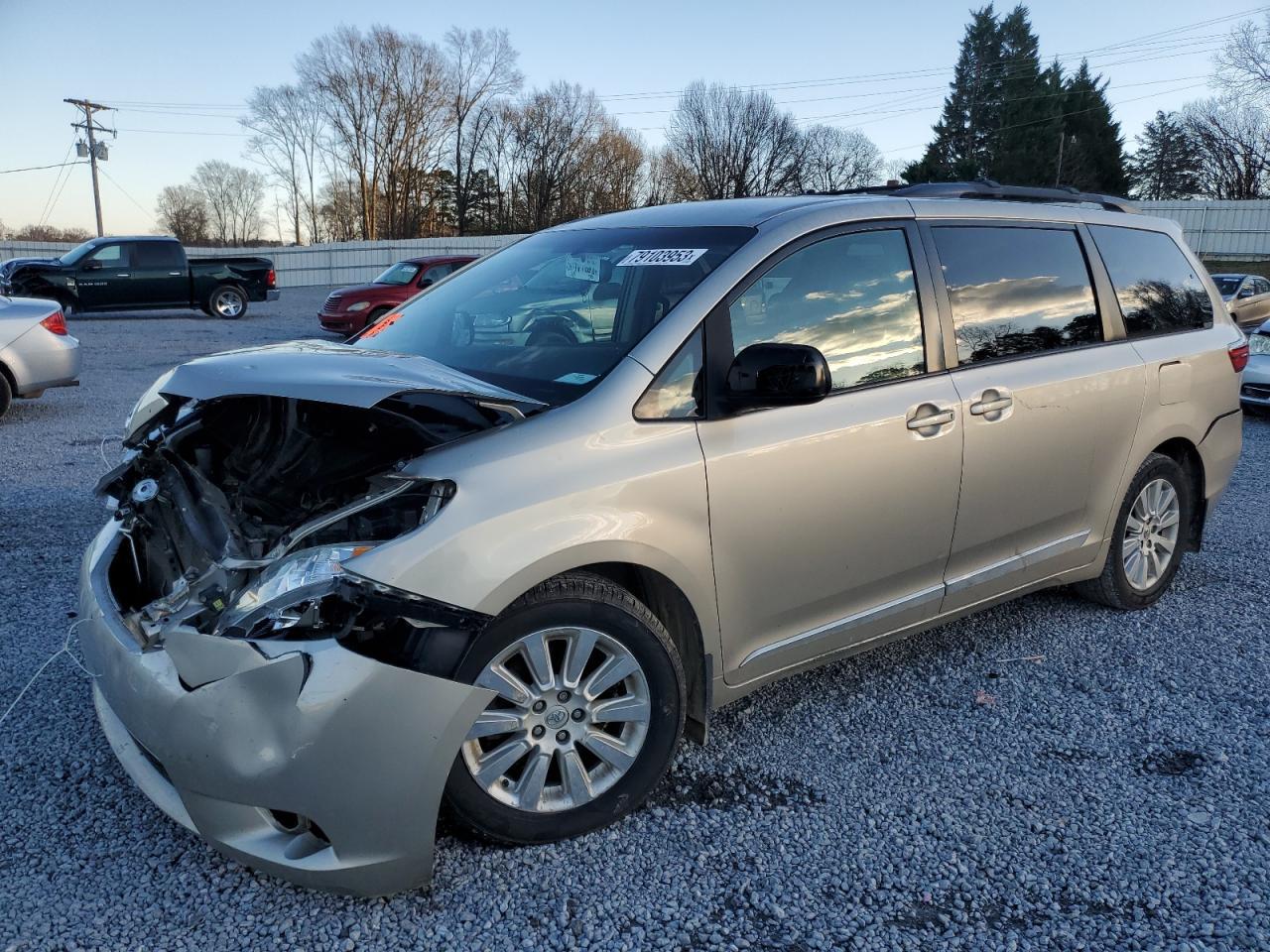 2015 TOYOTA SIENNA LE