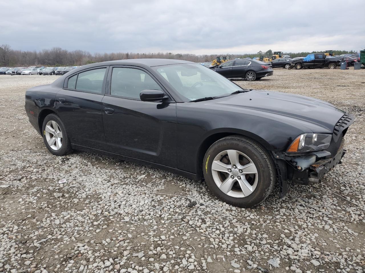 2013 DODGE CHARGER SE - Image 4