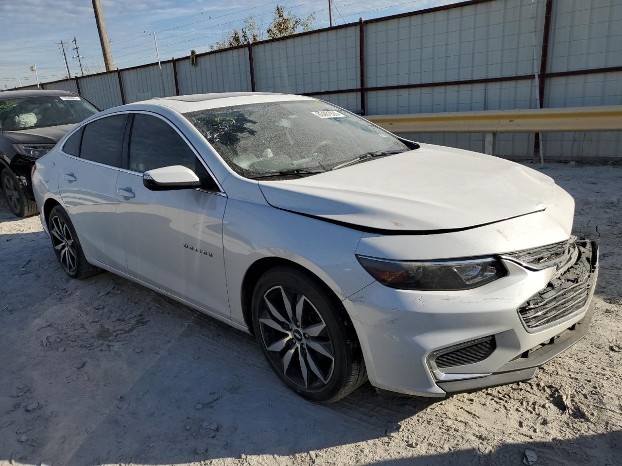 2017 CHEVROLET MALIBU LT - Image 4