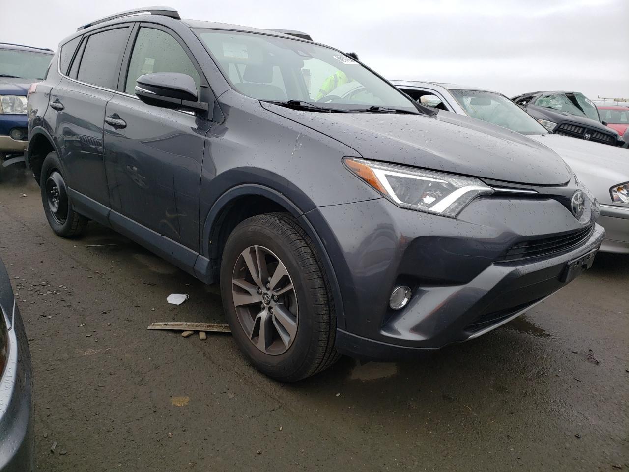 2017 TOYOTA RAV4 XLE - Image 4