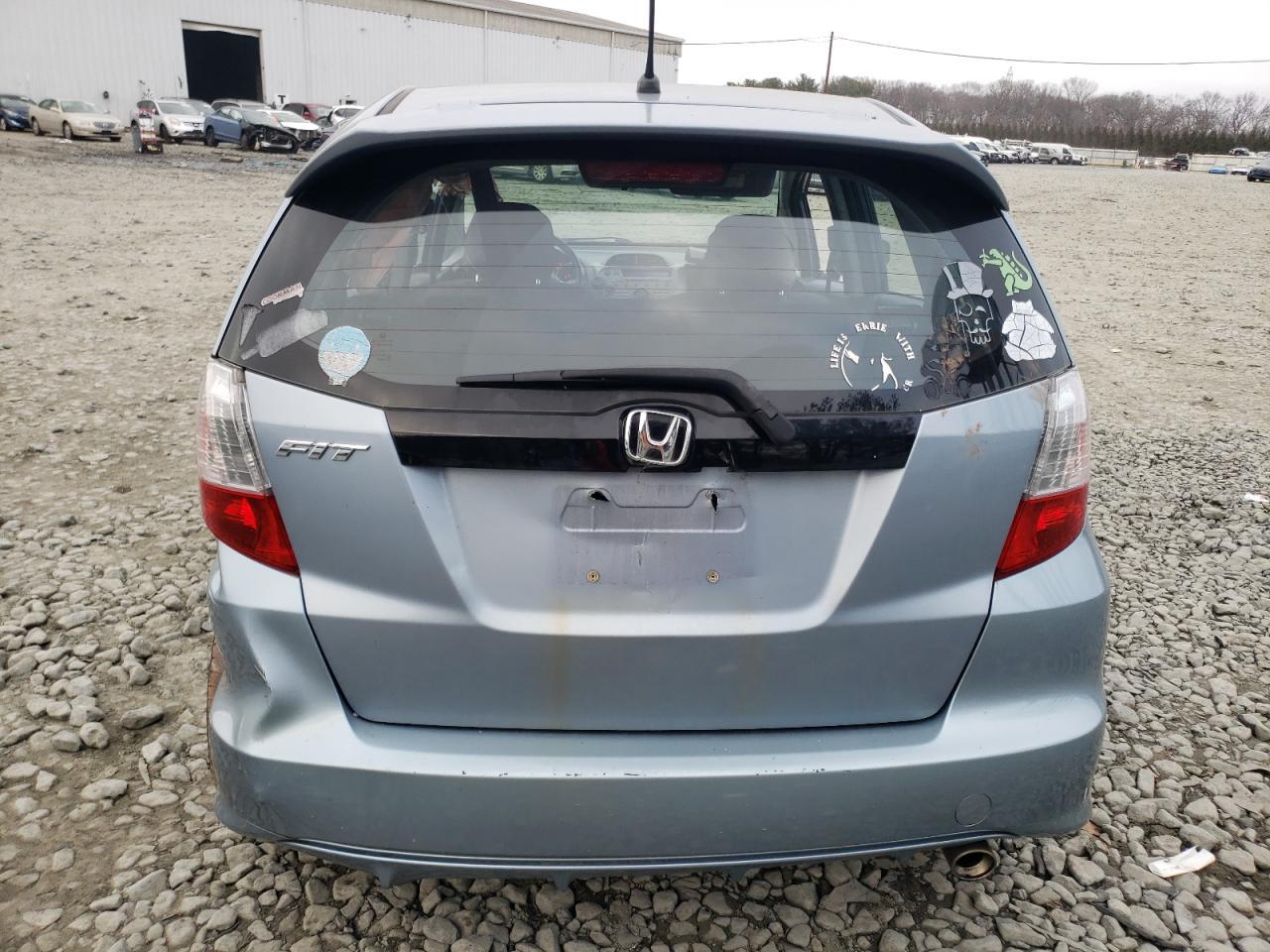 2011 HONDA FIT SPORT - Фото 6