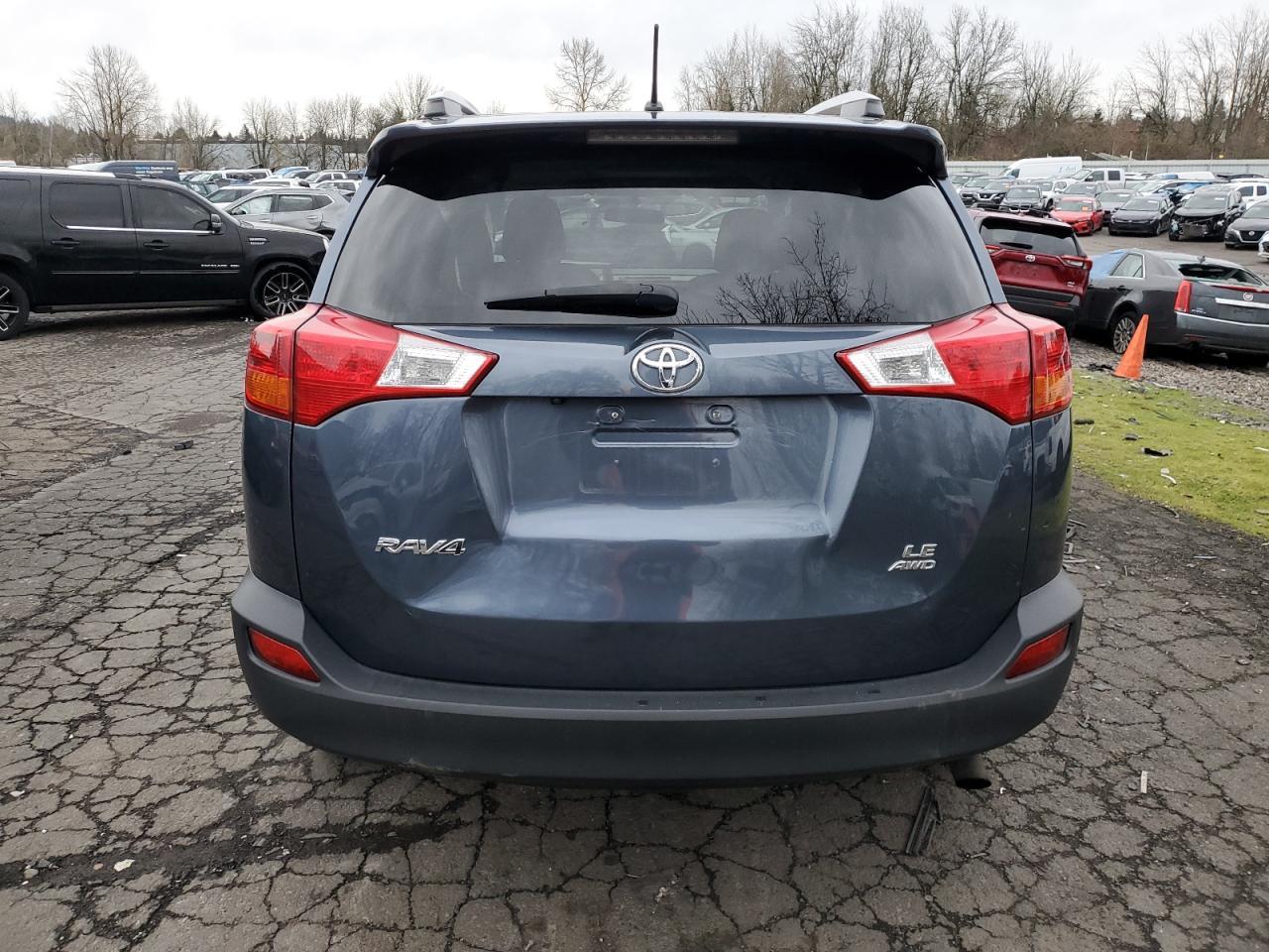2014 TOYOTA RAV4 LE - Фото 6