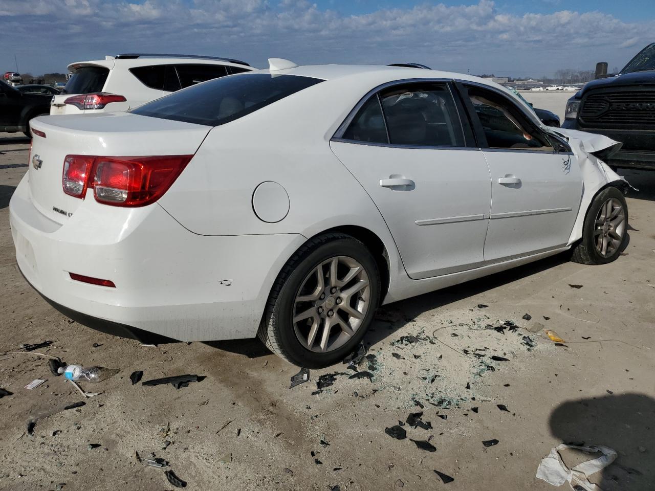 2015 CHEVROLET MALIBU 1LT - Image 3