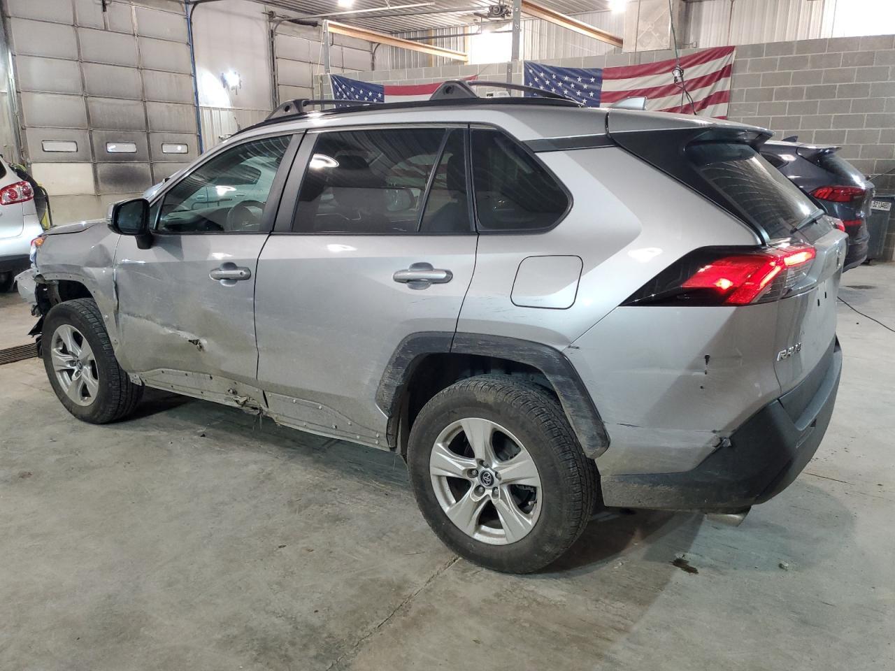 2020 TOYOTA RAV4 XLE - Image 2