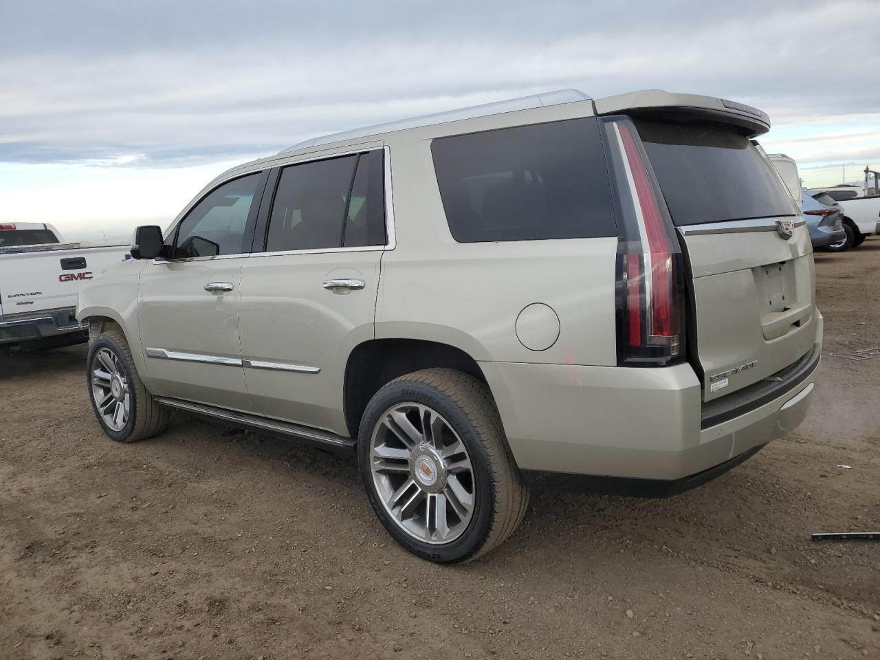 2016 CADILLAC ESCALADE P - Фото 2