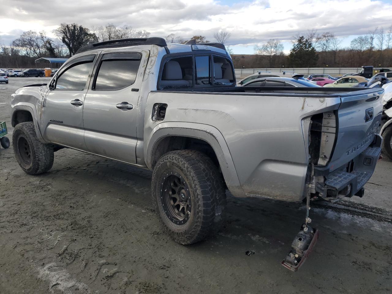 2019 TOYOTA TACOMA DOU - Фото 2