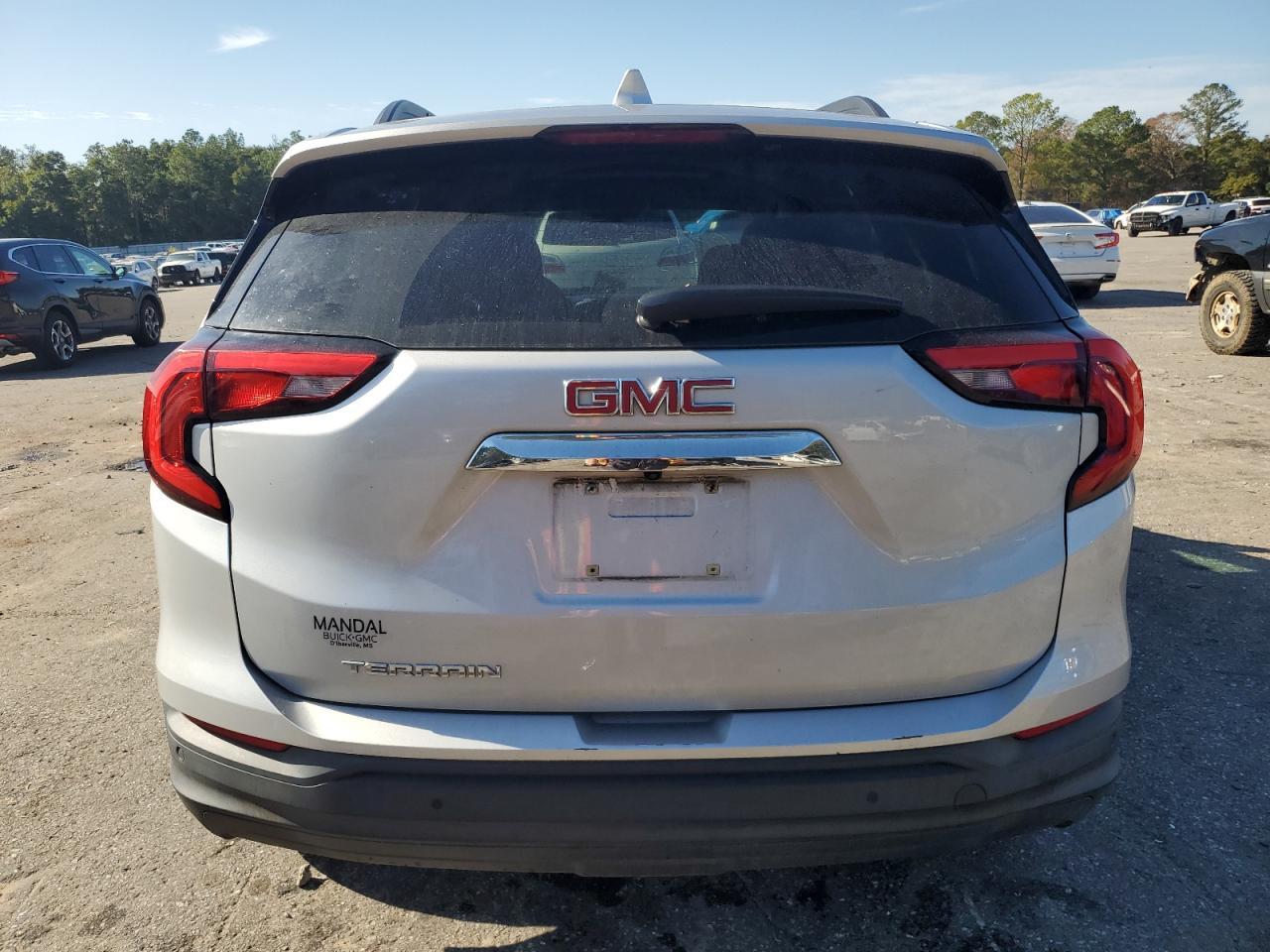2018 GMC TERRAIN SL - Image 6
