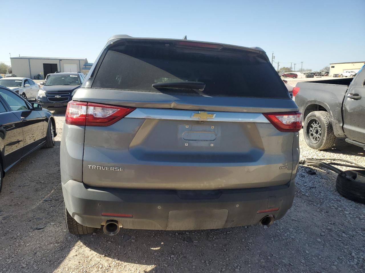2021 CHEVROLET TRAVERSE L - Фото 6