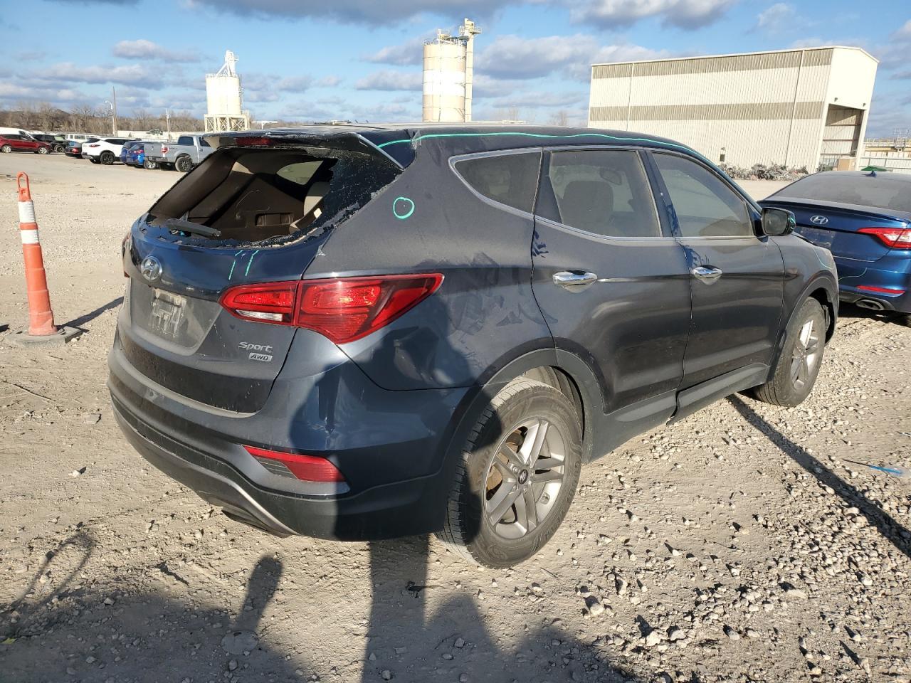 2017 HYUNDAI SANTA FE S - Image 3