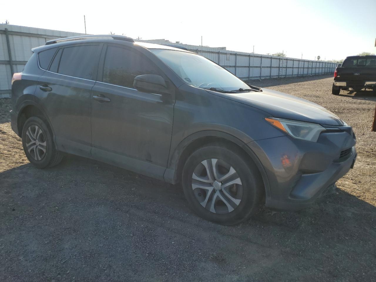 2017 TOYOTA RAV4 LE - Image 4