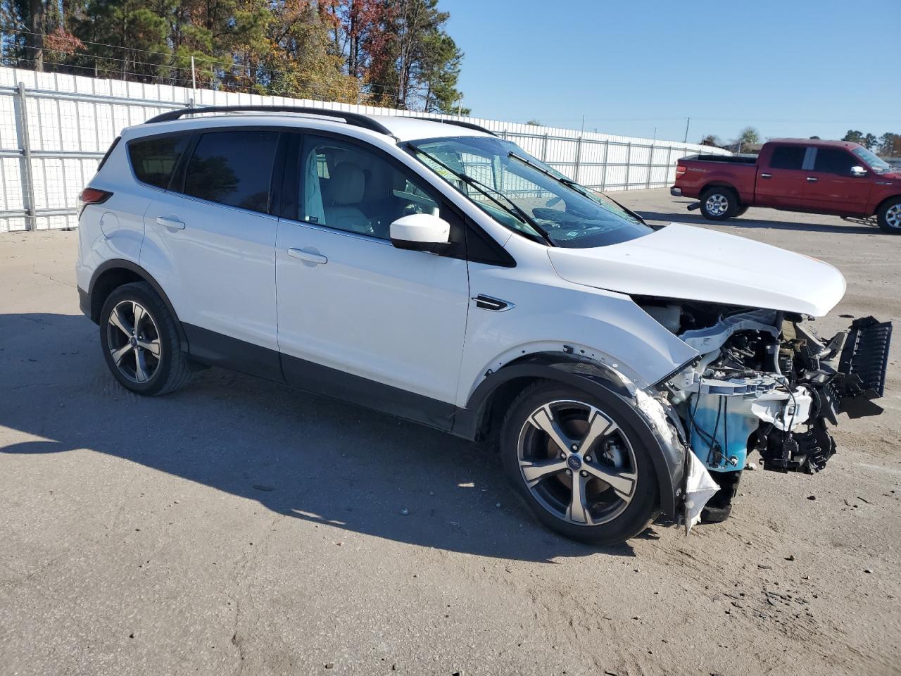 2017 FORD ESCAPE SE - Фото 4