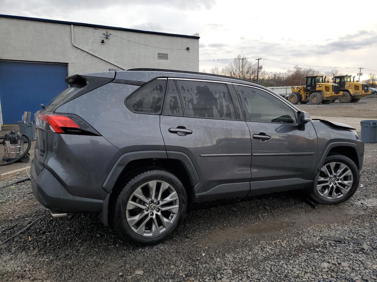 2020 TOYOTA RAV4 XLE P - Image 3