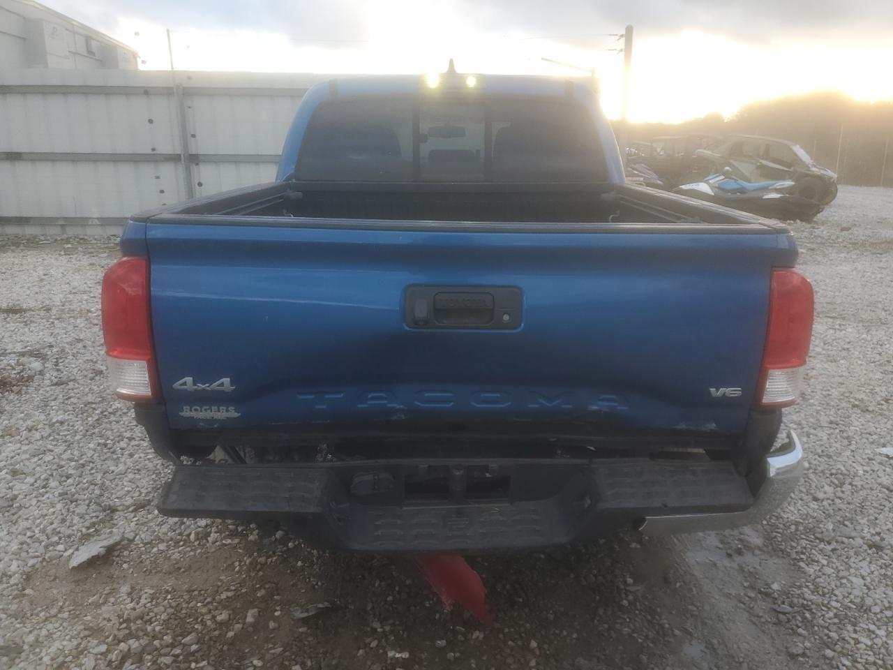 2017 TOYOTA TACOMA DOU - Фото 6