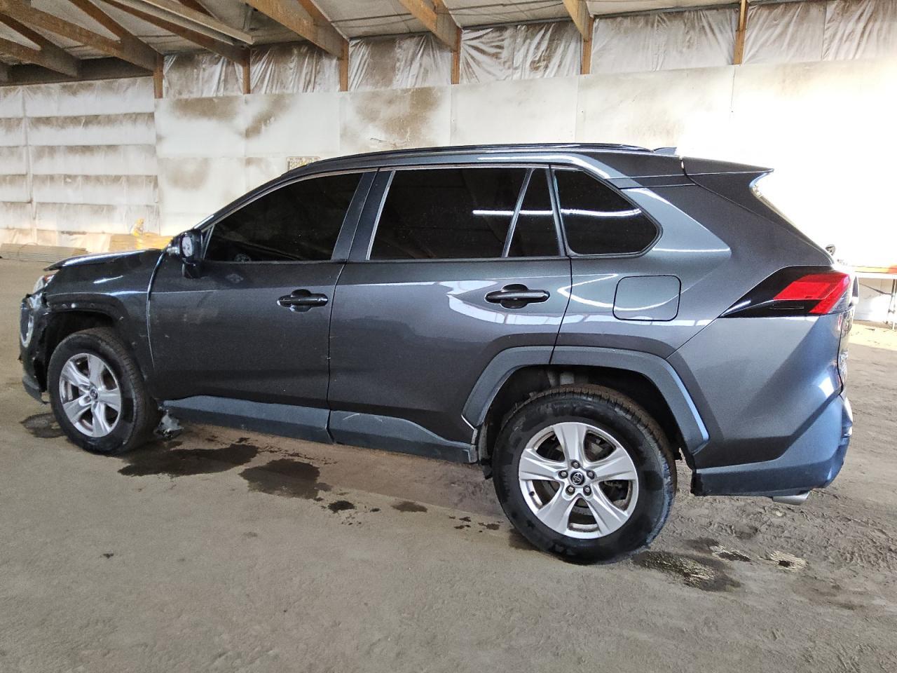 2020 TOYOTA RAV4 XLE - Image 2