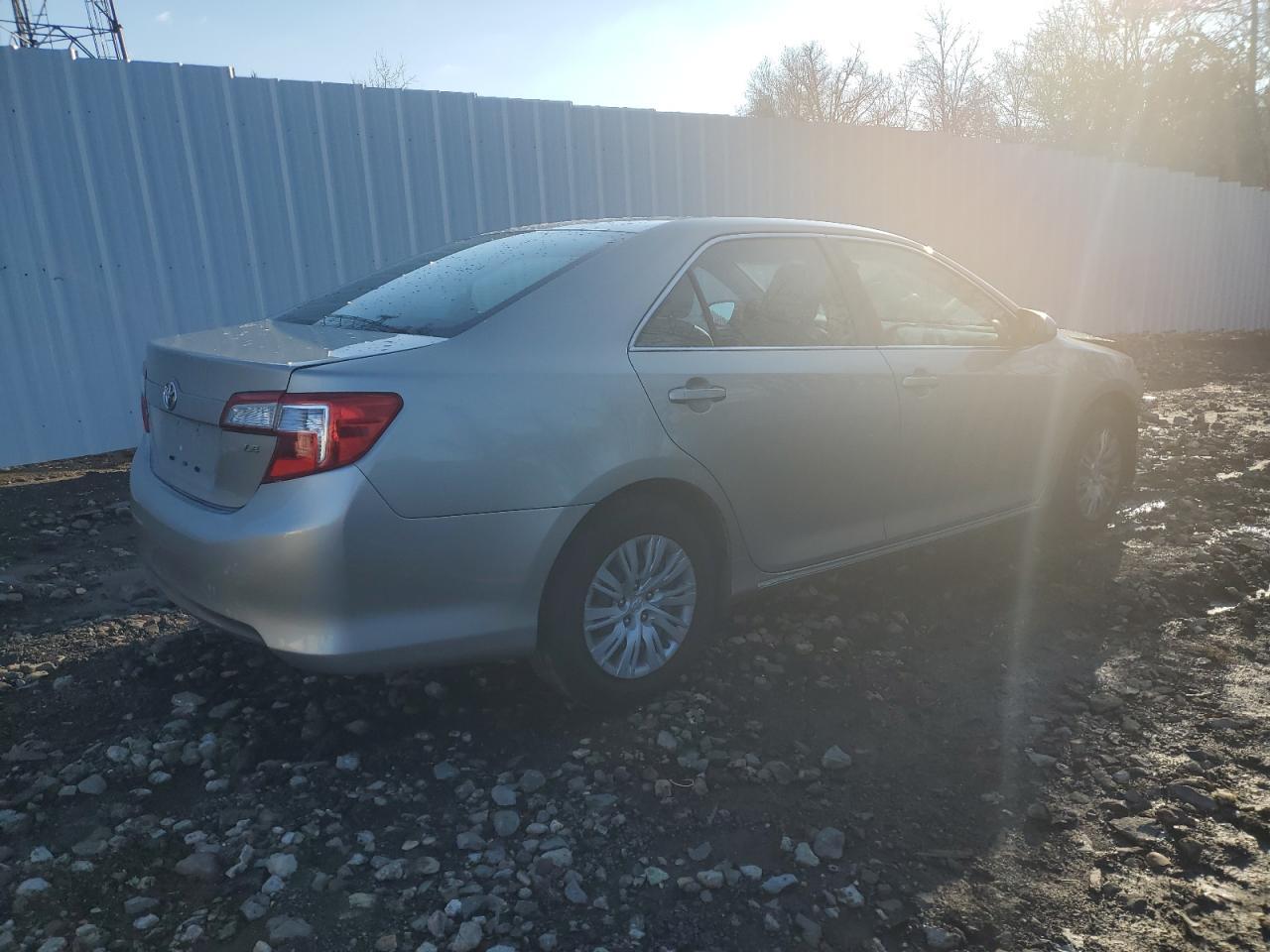 2014 TOYOTA CAMRY L - Image 3