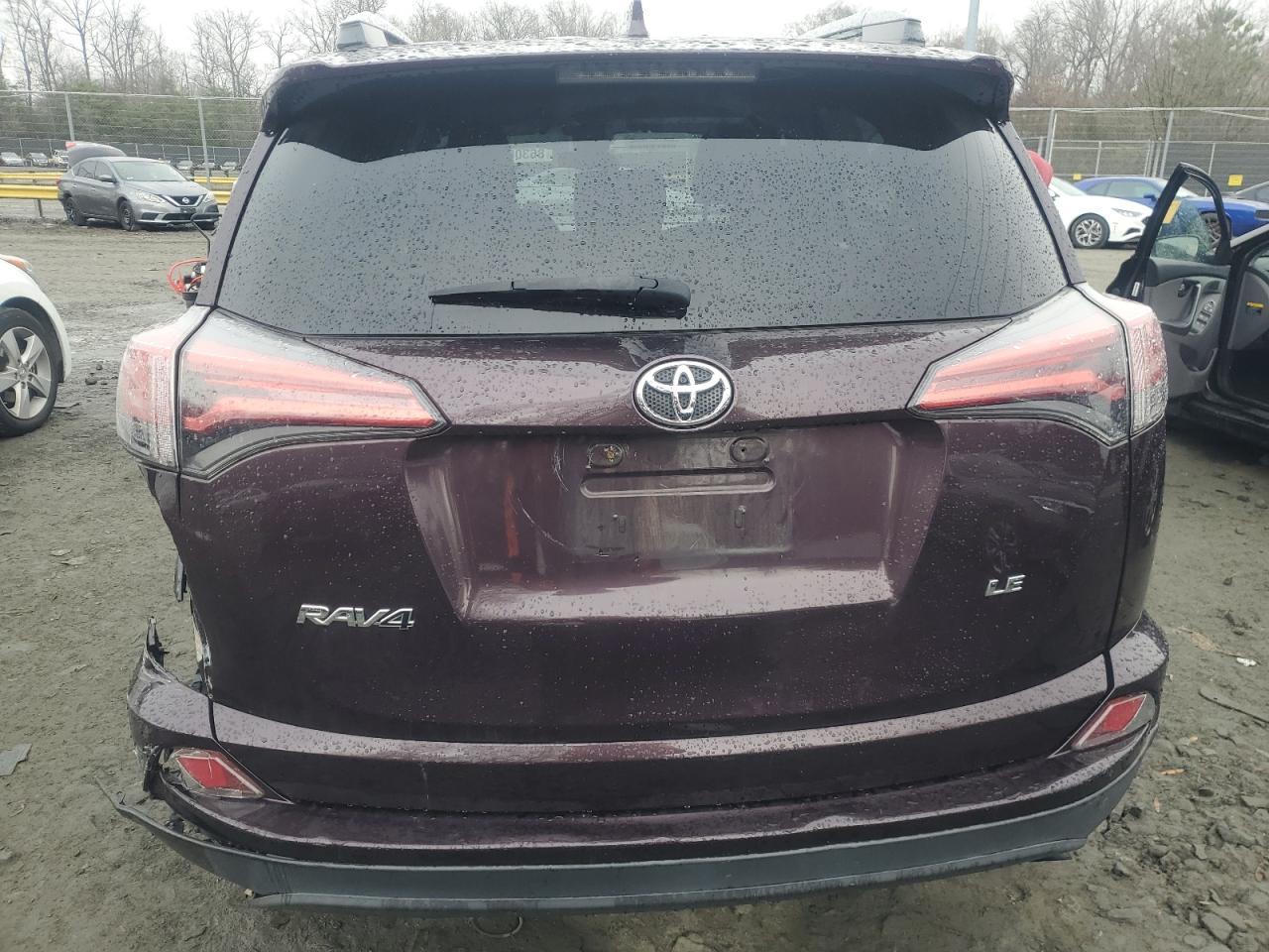 2017 TOYOTA RAV4 LE - Фото 6