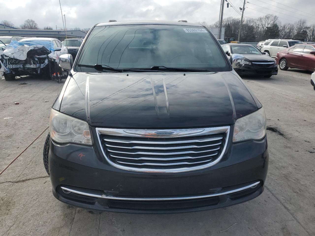 2014 CHRYSLER TOWN & COU - Image 5