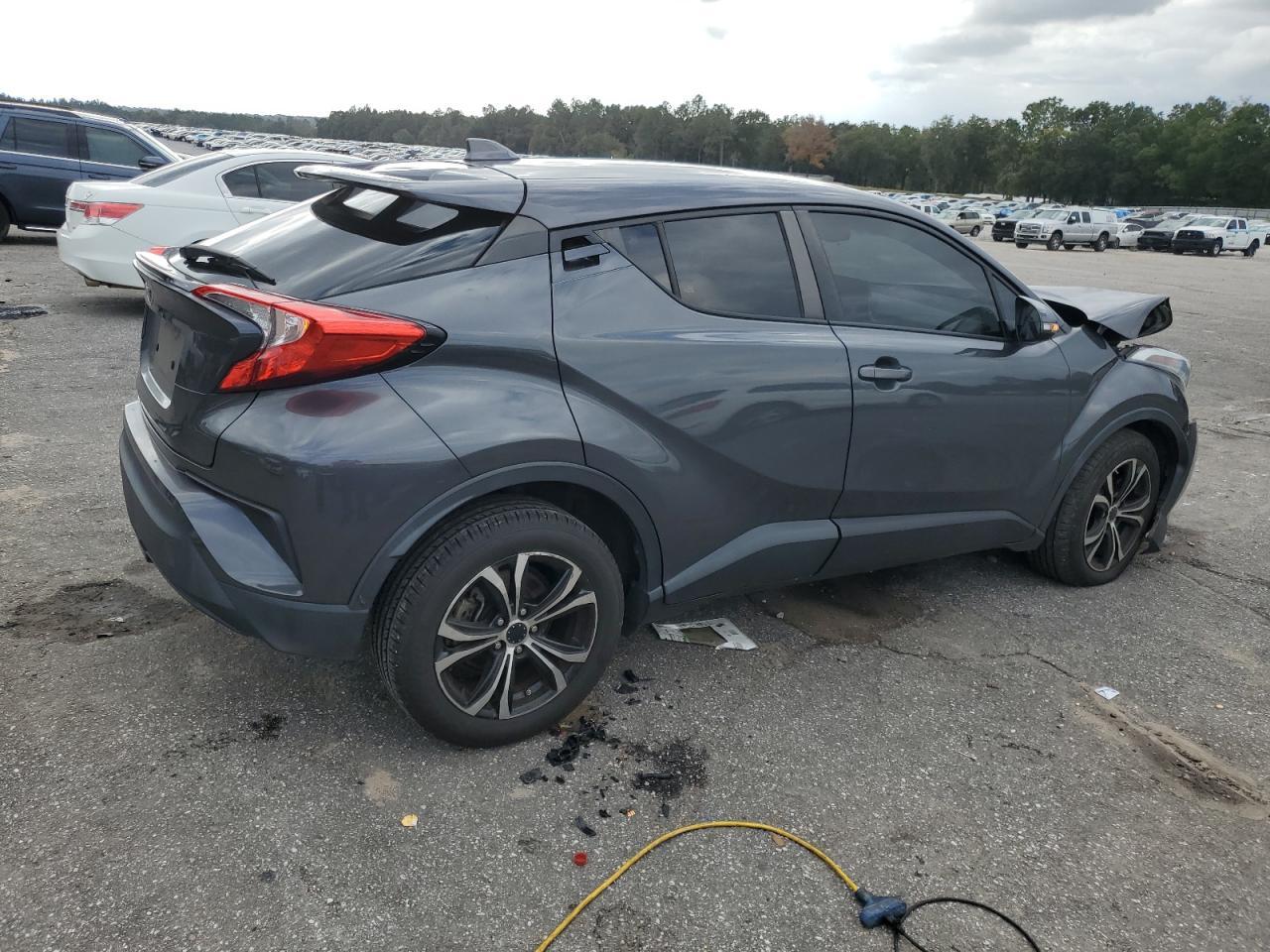 2019 TOYOTA C-HR XLE - Фото 3