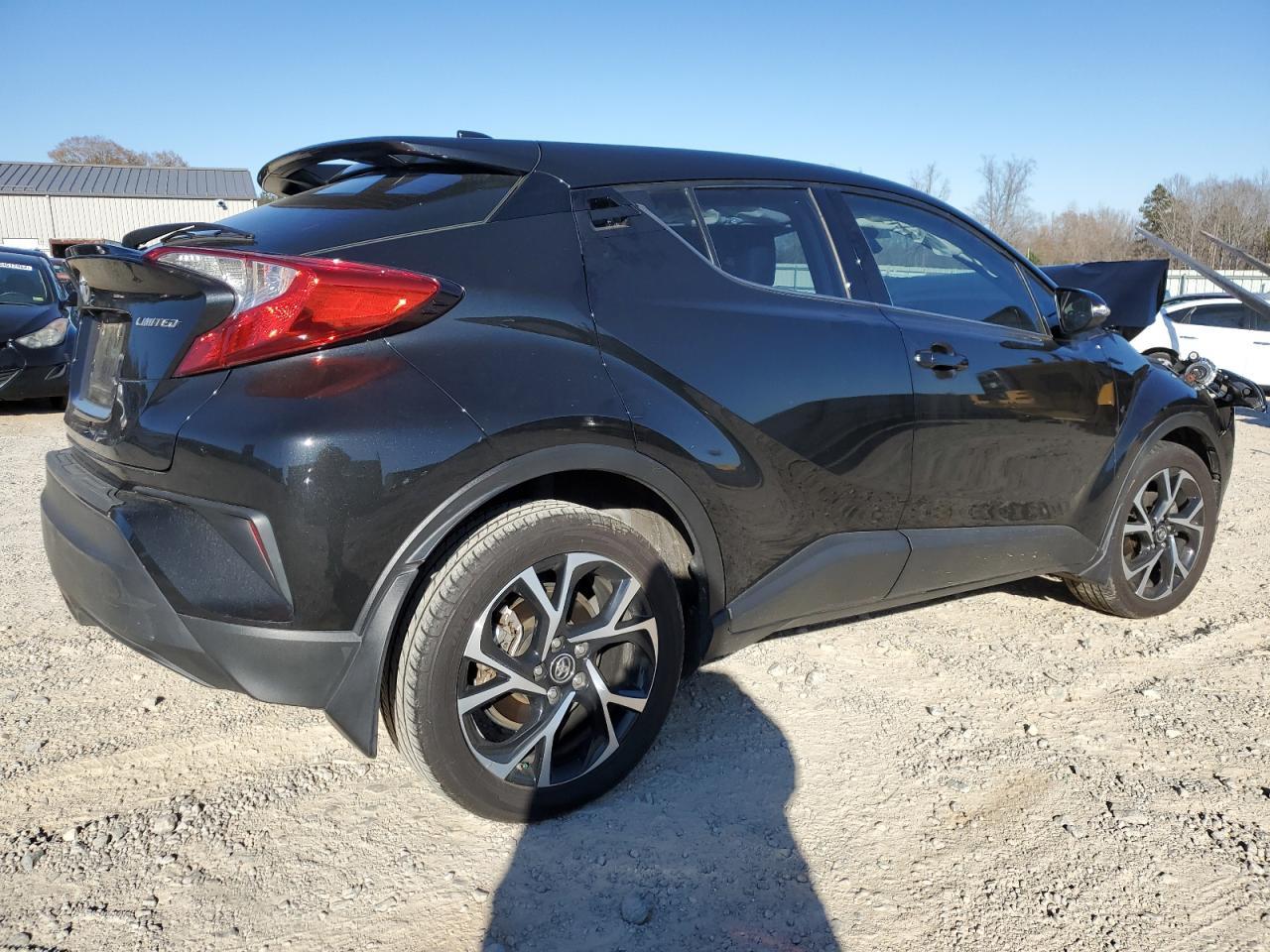 2019 TOYOTA C-HR XLE - Фото 3