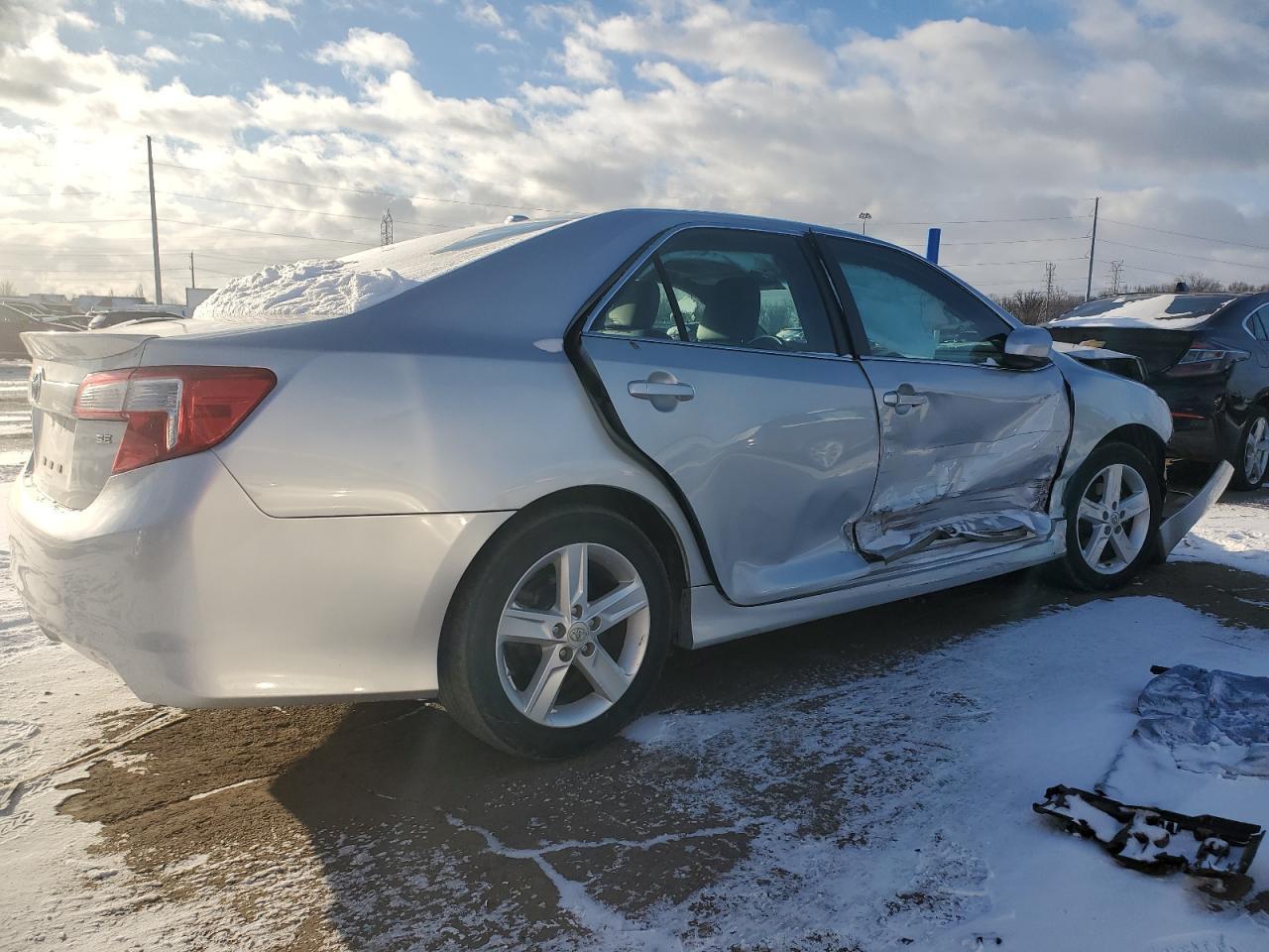 2012 TOYOTA CAMRY BASE - Фото 3