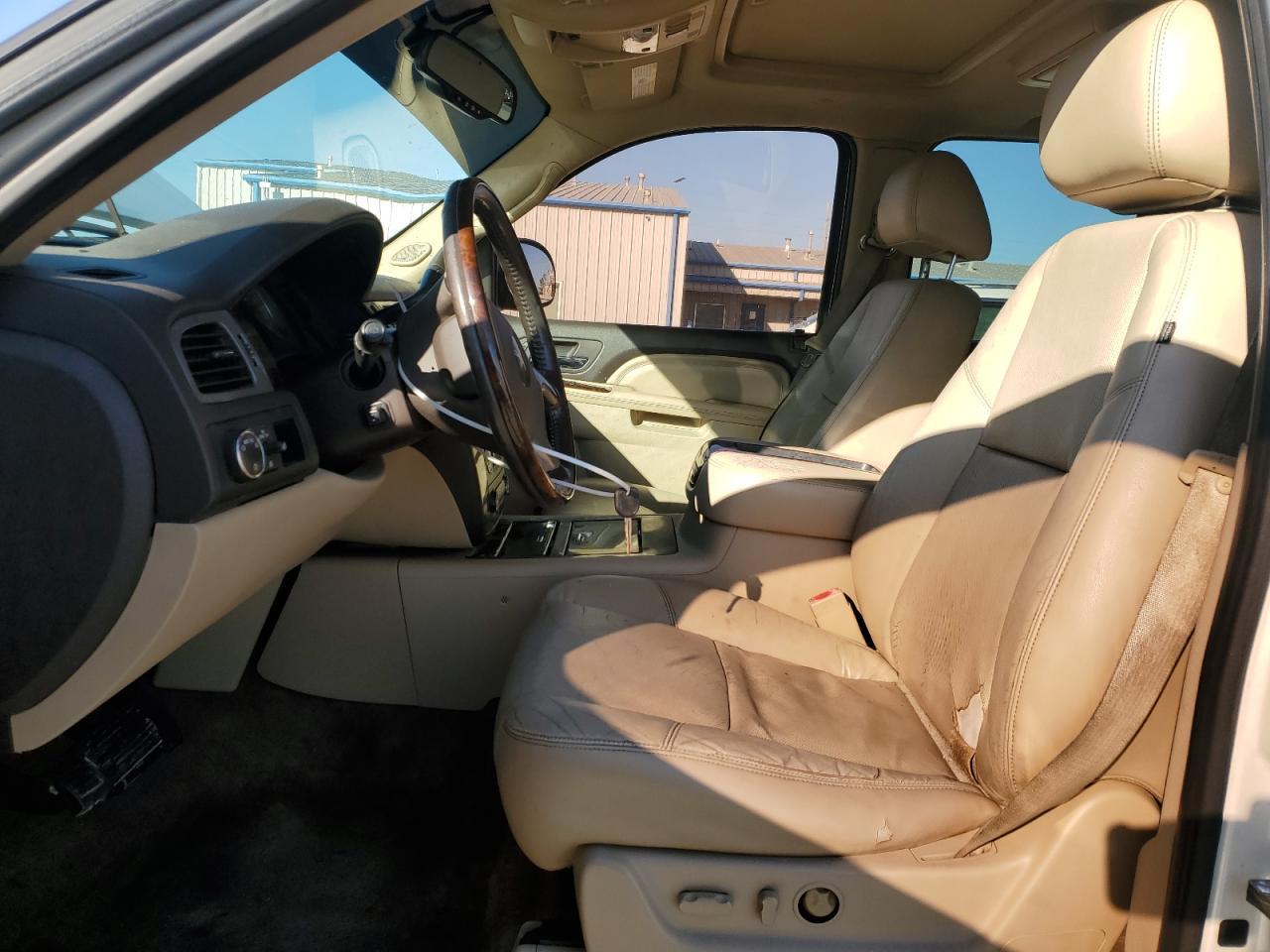 2012 GMC YUKON XL D - Image 7