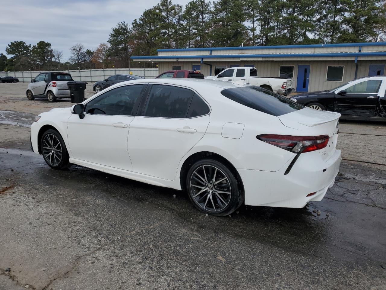 2021 TOYOTA CAMRY SE - Image 2