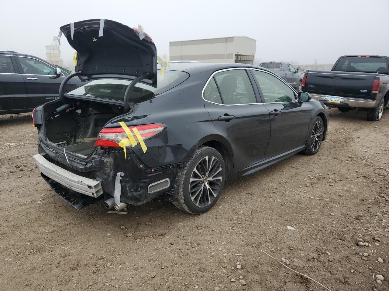 2018 TOYOTA CAMRY L - Фото 3