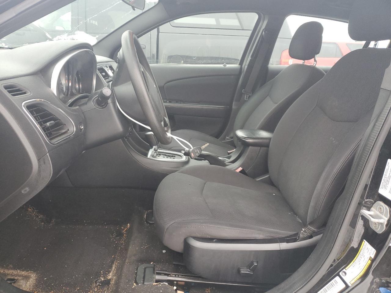 2012 CHRYSLER 200 LX - Фото 7