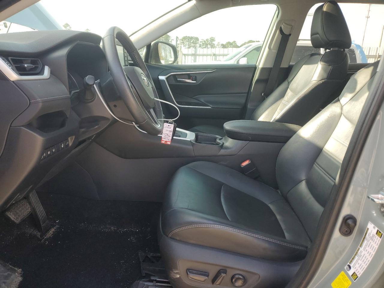 2020 TOYOTA RAV4 XLE P - Image 7