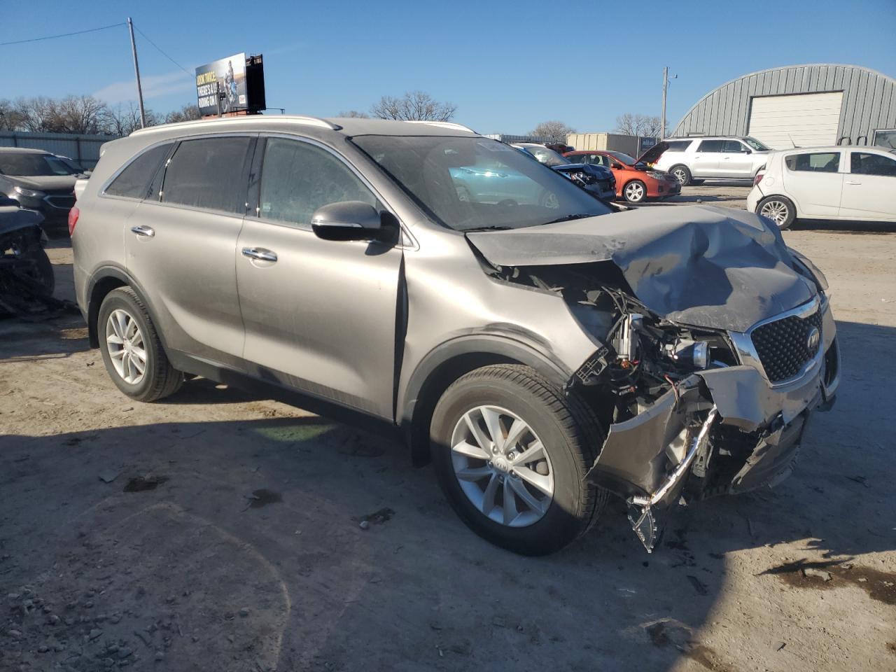 2017 KIA SORENTO LX - Фото 4