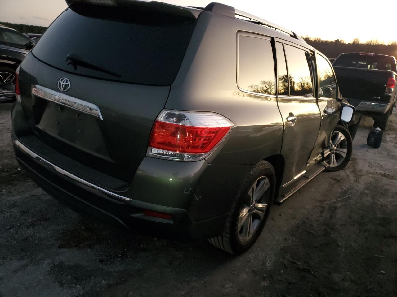 2012 TOYOTA HIGHLANDER - Фото 3