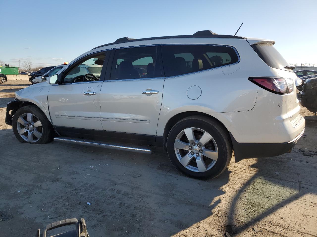 2015 CHEVROLET TRAVERSE L - Фото 2