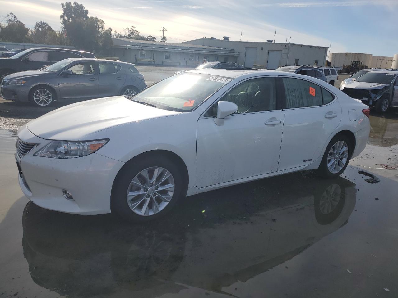 2015 LEXUS ES 300H car image