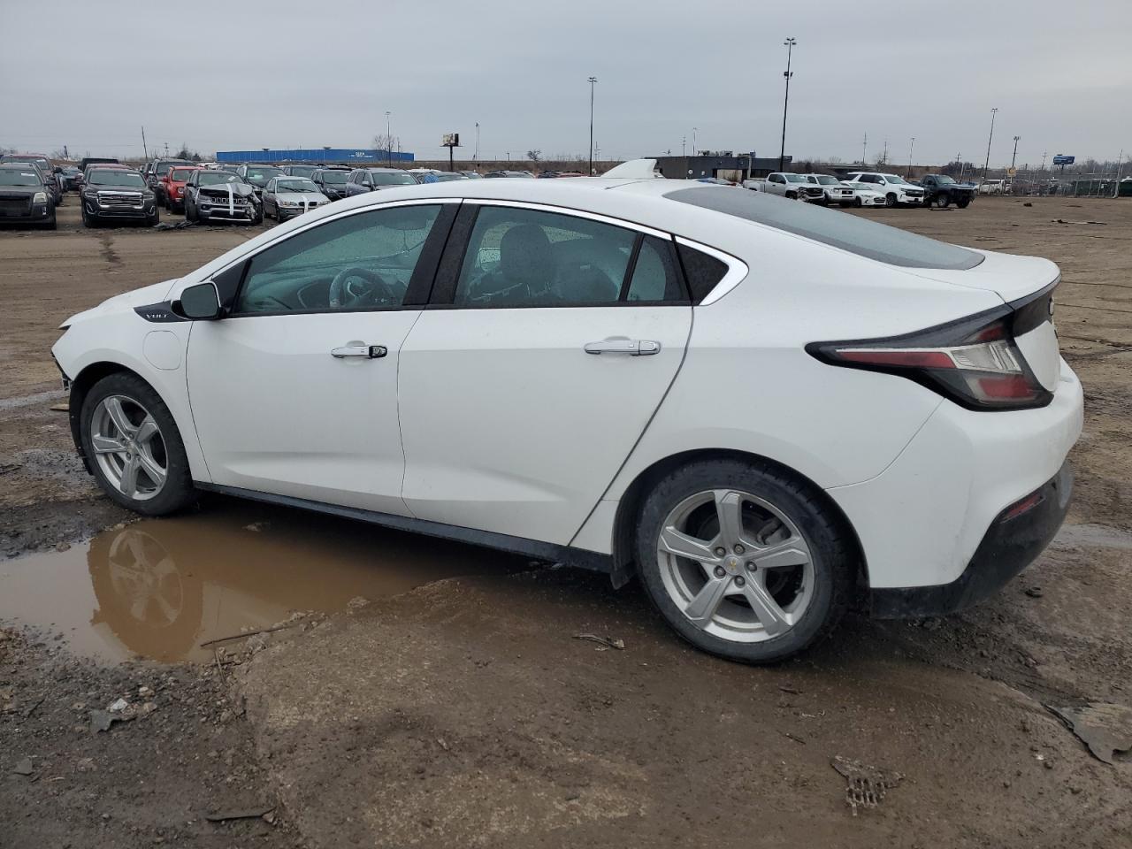 2017 CHEVROLET VOLT LT - Image 2