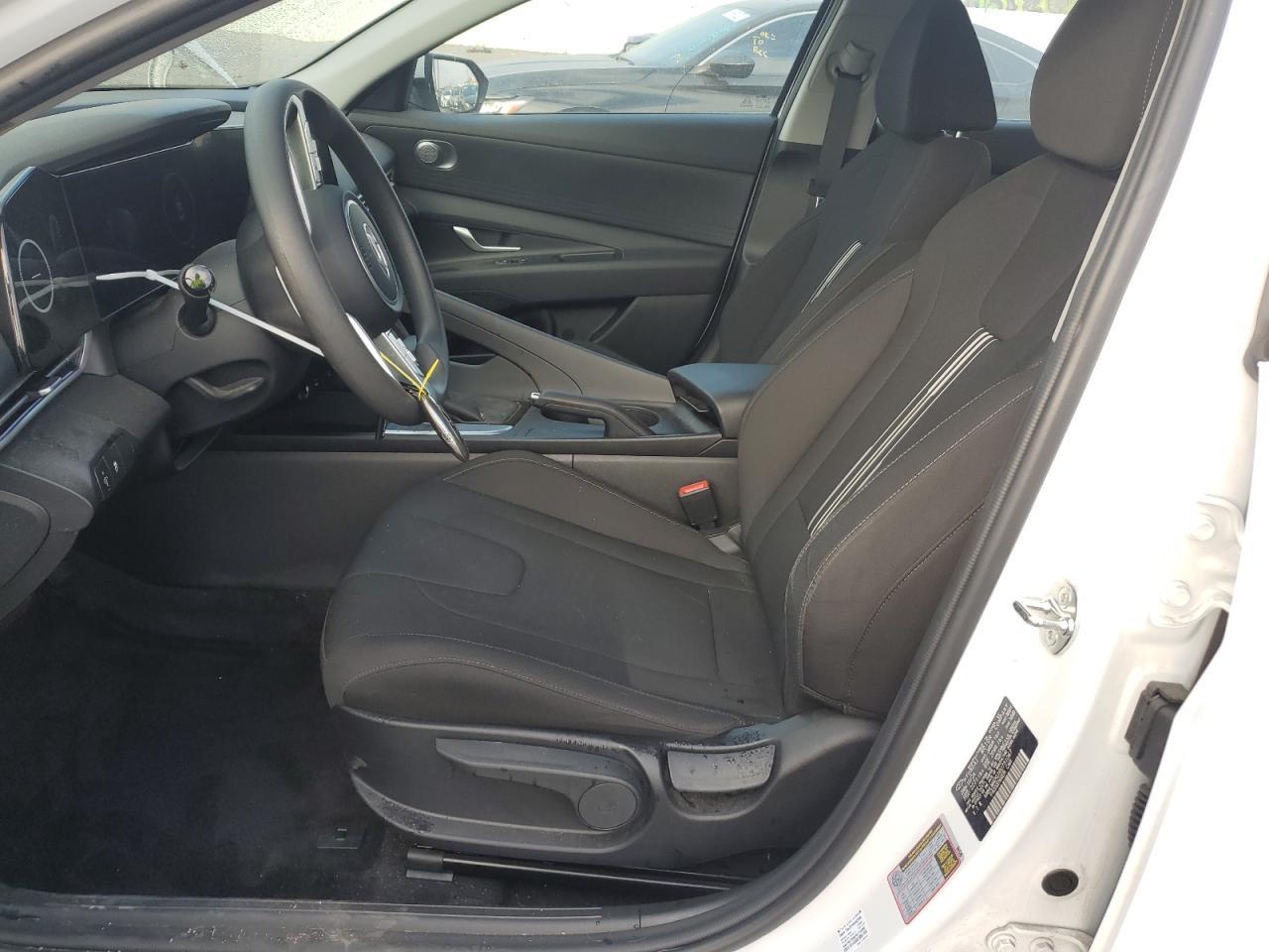 2024 HYUNDAI ELANTRA SE - Image 7