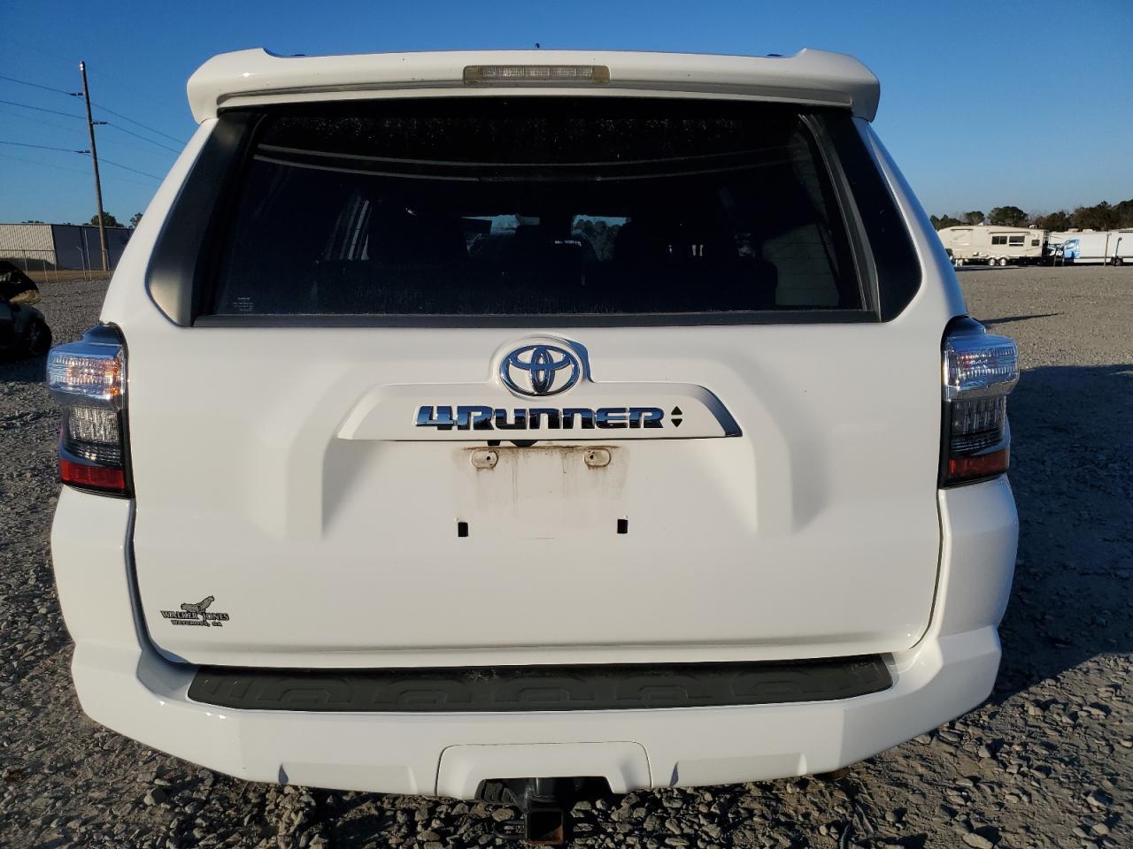 2022 TOYOTA 4RUNNER SR - Фото 6
