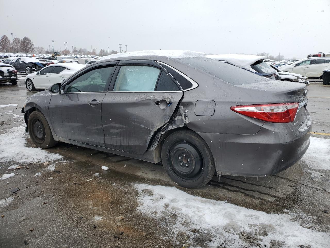 2016 TOYOTA CAMRY LE - Image 2