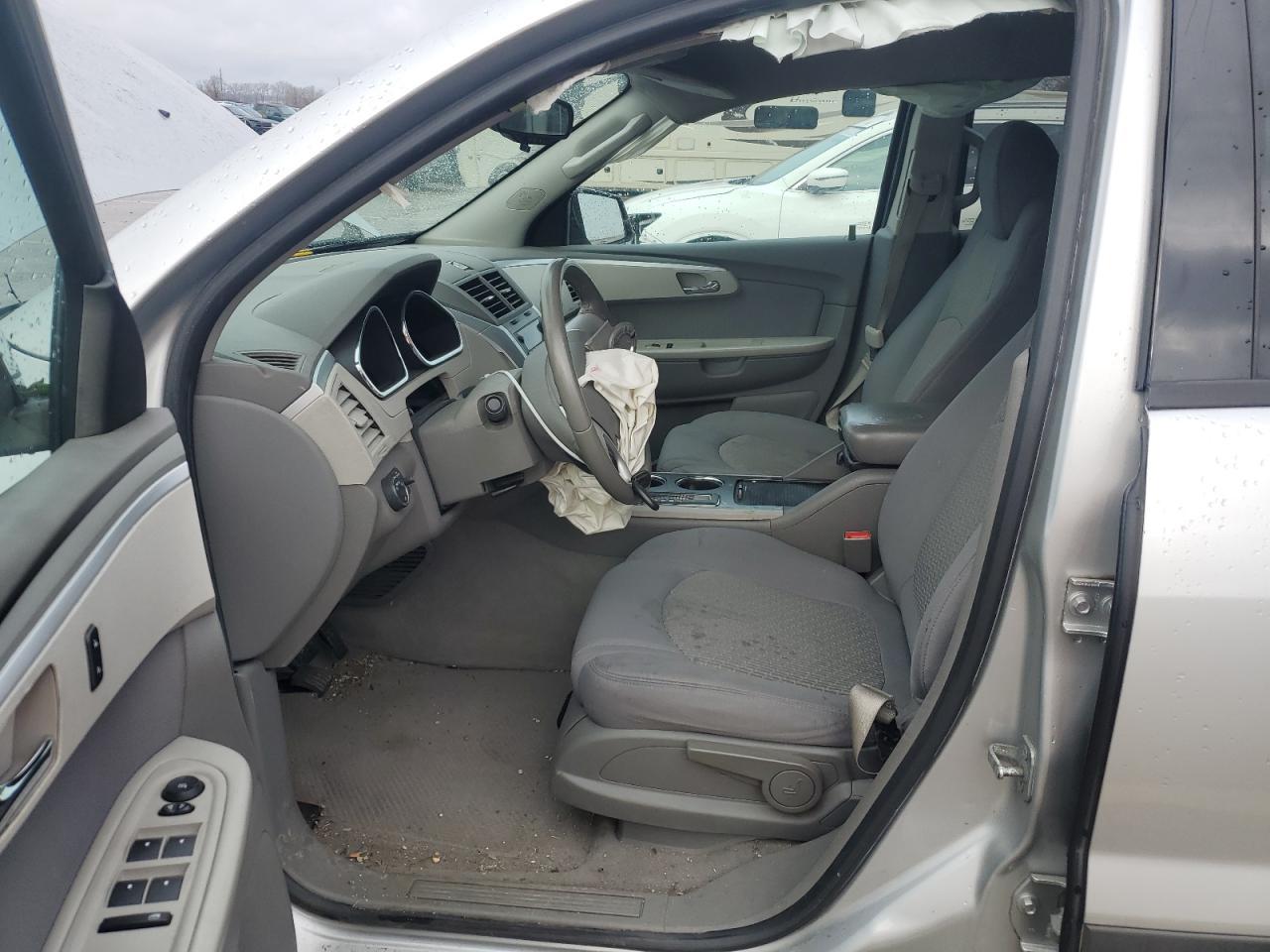 2011 CHEVROLET TRAVERSE L - Фото 7
